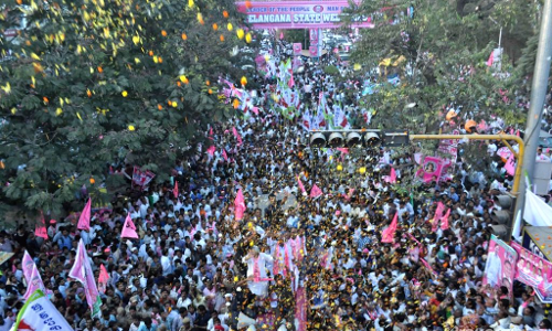 ఉద్యమాలే ఉప్పెనలైన వేళ... దీక్షతో దద్దరిల్లిన నేల