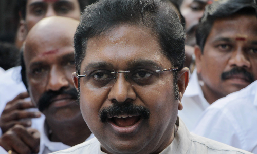 దినకరన్ కీలక నిర్ణయం దినకరన్ కీలక నిర్ణయం