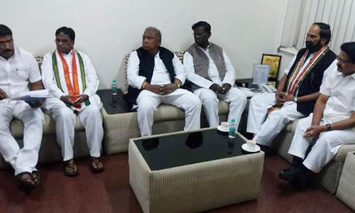 వ్యూహం వికటించి డీలాపడ్డ కాంగ్రెస్