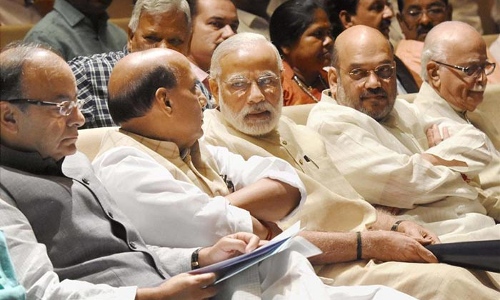 గుజరాత్ ఫలితాలపై కమలనాథుల్లో కలవరం