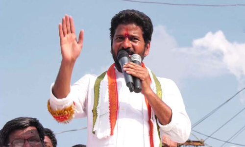 రేవంత్‌ అనుచరుల ఇళ్లపై దాడులు