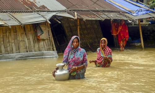 వరదలతో ఈశాన్య రాష్ట్రాలు విలవిల