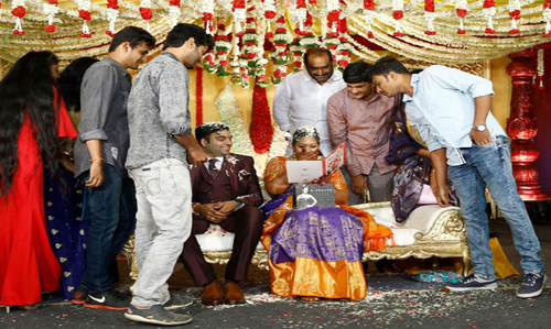 పెళ్లికూతురికి మహేష్ సర్‌ఫ్రైజ్ గిఫ్ట్!