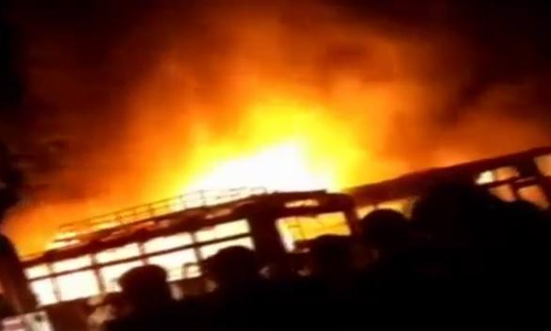 అర్దరాత్రి అగ్నిప్రమాదం