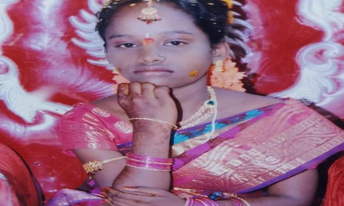 ఉరి వేసుకుని విద్యార్థిని ఆత్మహత్య