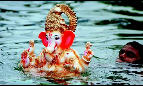 గణపయ్యను ఎందుకు నిమజ్జనం చేస్తారు? సామాజిక- ఆయుర్వేద- ఆధ్యాత్మిక- విశేషాలేమిటి?