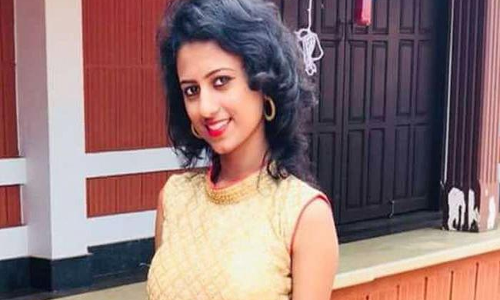 వైద్యం వికటించి తలవెంట్రుకలు మొత్తం ఊడిపోయాయి.. యువతి ఆత్మహత్య