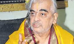 శ్రీవారి ఆలయం బయటవరకే మీది.. మూలవిరాట్ మాది.. రమణ దీక్షితులు సంచలనం శ్రీవారి ఆలయం బయటవరకే మీది.. మూలవిరాట్ మాది.. రమణ దీక్షితులు సంచలనం