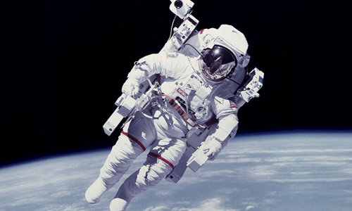 అంతరిక్షంలో! అంతరిక్షంలో!