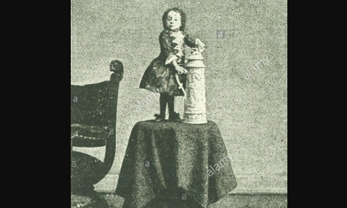 అతి చిన్న మానవ ప్రాణి! అతి చిన్న మానవ ప్రాణి!