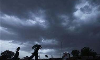 వారంలో వచ్చే నైరుతి... అన్నదాతల ఆశలు తీరుస్తుందా? వారంలో వచ్చే నైరుతి... అన్నదాతల ఆశలు తీరుస్తుందా?