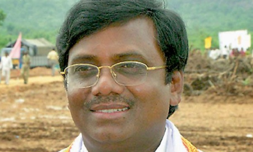 ప్రజలను కన్ఫ్యూజ్‌ చేయాలని ఆయన ప్రయత్నిస్తున్నారు : జీ వివేక్