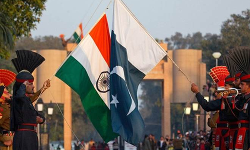 పాకిస్తాన్ పాడు దృష్టి మారిందా