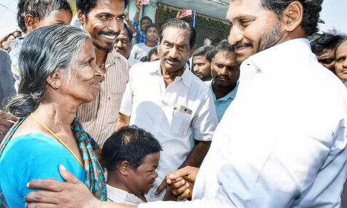 అవిశ్వాసమే అస్త్రంగా దూసుకువెళ్తున్న వైసీపీ