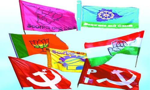 ఉమ్మడి మెదక్ జిల్లాలో హోరాహోరి పోరు.. పీఠంపై ఏ జెండా ఎగరబోతుంది..? ఉమ్మడి మెదక్ జిల్లాలో హోరాహోరి పోరు.. పీఠంపై ఏ జెండా ఎగరబోతుంది..?