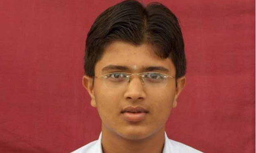 టాలీవుడ్ హీరో ఎవ‌రో చెప్పుకోండి చూద్దాం