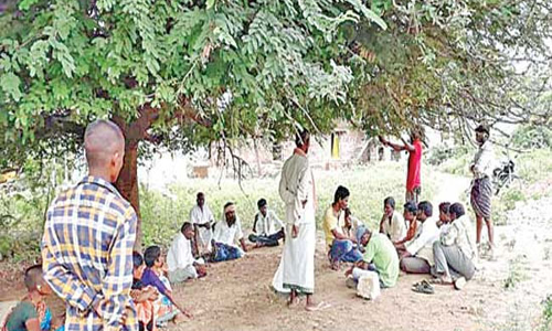 శీలానికి వెలకట్టిన గ్రామస్థులు..