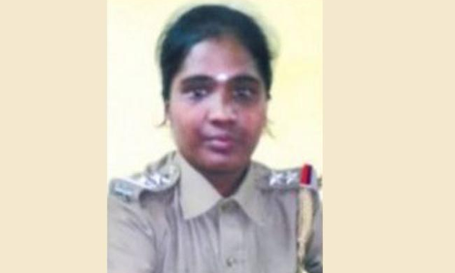 నకిలీ మహిళా ఎస్‌ఐ చేస్తున్న పని చూస్తే..