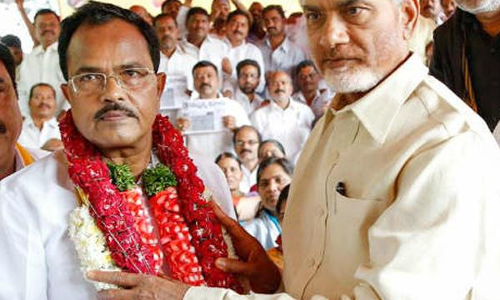 మోత్కుపల్లితో చంద్రబాబే మాట్లాడిస్తున్నారా?