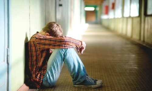 టెన్త్ క్లాస్ స్టూడెంట్‌కు ఎదురింటి ఆంటీ షాక్