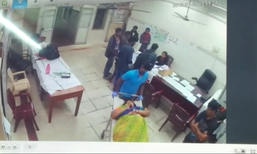 వార్డు బాయ్‌‌ అరాచకం...మహిళా రోగిని స్కానింగ్‌కు తీసుకెళ్లి ..