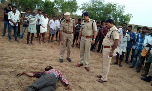 తండ్రి కొడుకుల దారుణ హత్య