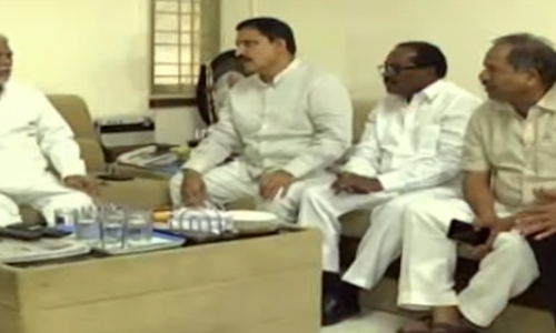 టీఆర్ఎస్ ఎంపీ ఇంటికెళ్లిన టీడీపీ ఎంపీలు