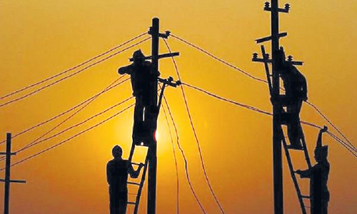 విద్యుత్‌ కాంట్రాక్ట్‌ కార్మికులకు వేతనాలు పెంపు..