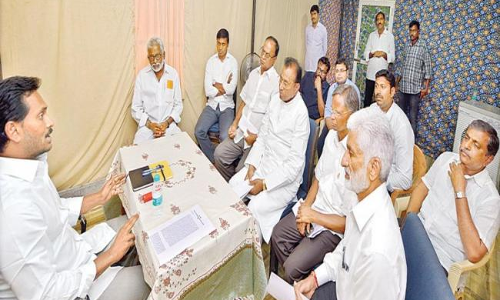 బాబును టార్గెట్ చేయాలని జగన్‌ ఆదేశాలు