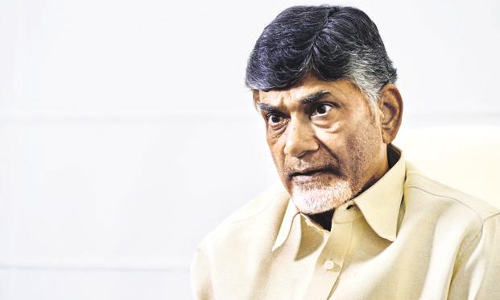 చంద్ర‌బాబు దెబ్బ‌తో వైసీపీ - జ‌న‌సేన - బీజేపీ ఉక్కిరిబిక్కిరి..?