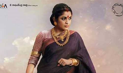 నీలాంబరి అయిన శివగామి అయిన ఆమెకు తిరుగులేదు