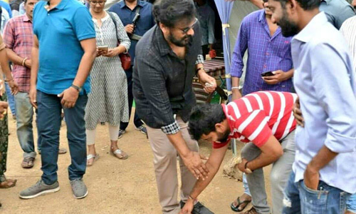 రంగ‌స్థ‌లం షూటింగ్ స్పాట్‌లో చిరు, రాజ‌మౌళి