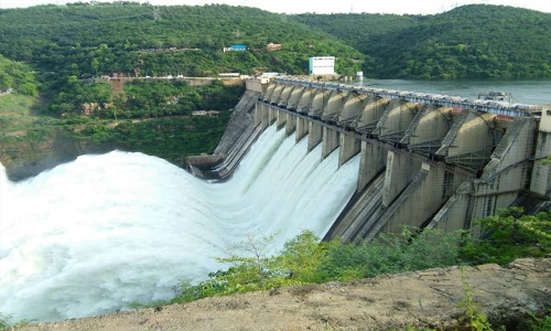 శ్రీశైలం ప్రాజెక్టుకు కొనసాగుతున్న వరద