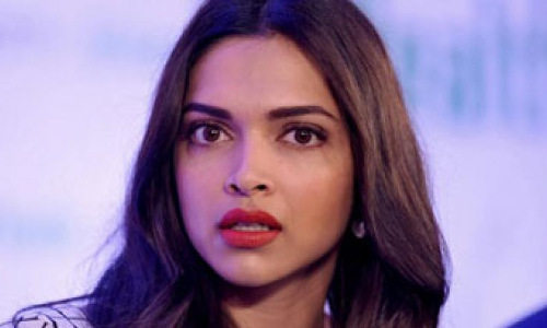 దుండ‌గుడి కాల‌ర్ ప‌ట్టుకొని చెంప ప‌గ‌ల‌గొట్టిన దీపికా