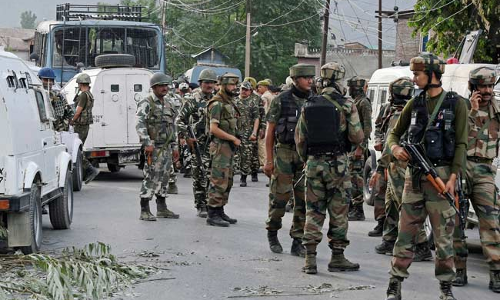 ఆర్మీ క్యాంపుపై దాడి...ముగ్గురు జవాన్లు వీరమరణం