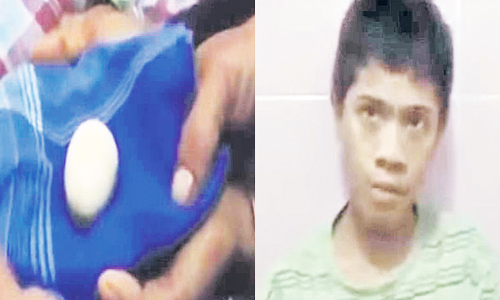 గుడ్లు పెడుతున్న బాలుడు!