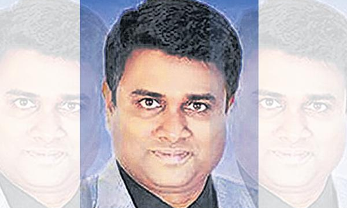 పిడుగుతోనే సెల్ఫీయా.. వ్యక్తి దుర్మరణం!