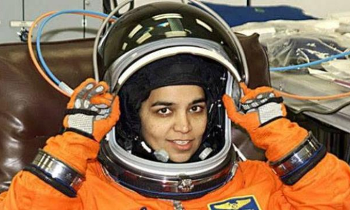 అంతరిక్ష యానం చేసిన తొలి భారతీయ మహిళ! అంతరిక్ష యానం చేసిన తొలి భారతీయ మహిళ!