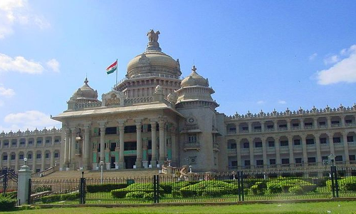 స్పీకర్ ఎన్నికే కీలకం... కన్నడ నాట రసవత్తర రాజకీయం