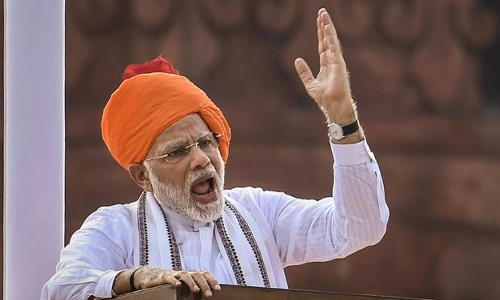 కష్టపడి పంట పండించే అన్నదాతలు సంతోషంగా లేరు : మోడీ