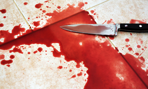 నడిరోడ్డుపై బావను నరికి చంపిన బావమరిది