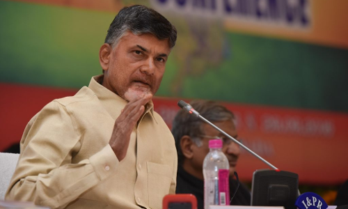 ఏపీ కేబినెట్ లో ఎవరెవరికి ఛాన్స్...రేసులో ఆ ముగ్గురు...