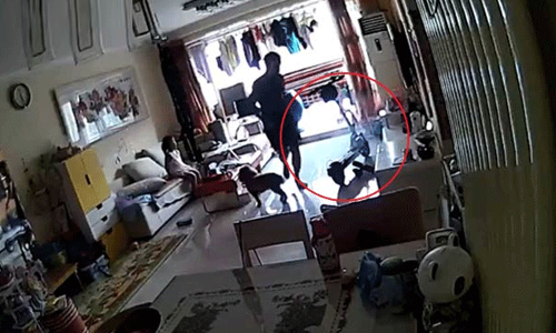 పేలిన స్కూటర్.. తృటిలో తప్పిన పెను ప్రమాదం