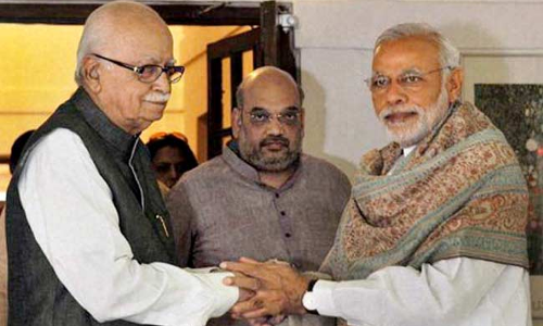 మెట్టు దిగిన మోడీ-అమిత్ షా: అద్వానీ-మురళీ మనోహర్ జోషిలకు బుజ్జగింపు మెట్టు దిగిన మోడీ-అమిత్ షా: అద్వానీ-మురళీ మనోహర్ జోషిలకు బుజ్జగింపు