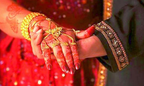 ప్రియురాలితో వెళ్లిన భర్త.. నవవధువు ఆత్మహత్య..