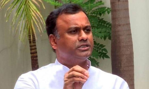 వారు చనిపోవడంతోనే రాజగోపాల్ రెడ్డి వివరణ ఇవ్వలేదు