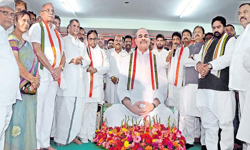 కాంగ్రెస్ ఆధ్వర్యంలో ఘనంగా వైయస్ఆర్ జయంతి వేడుకలు..