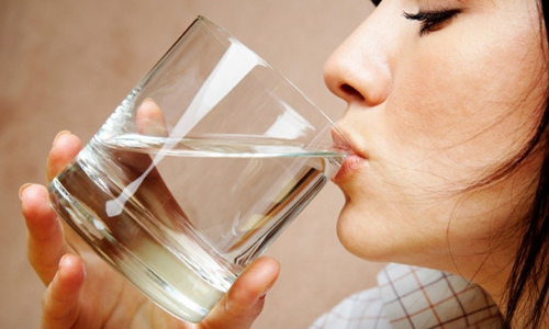 వేడి నీరు త్రాగడం వలన ప్రయోజనాలు వేడి నీరు త్రాగడం వలన ప్రయోజనాలు