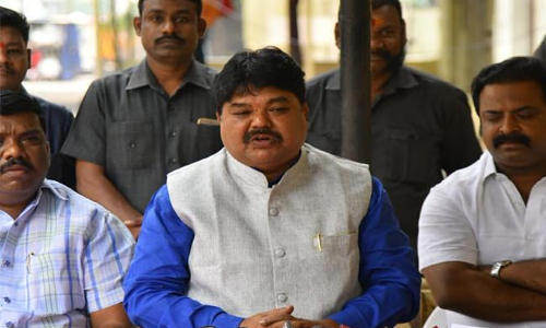 నన్ను చంపాలని కుట్ర చేస్తున్నారు