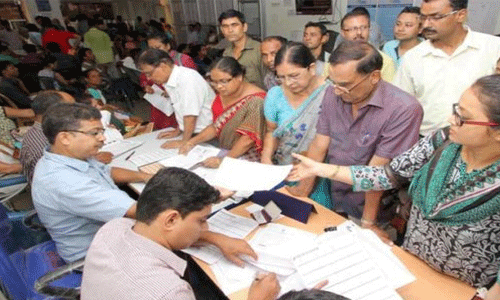 అసోం 3.29 కోట్ల జనాభాలో 1.9 కోట్ల మంది మాత్రమే భారతీయులు అసోం 3.29 కోట్ల జనాభాలో 1.9 కోట్ల మంది మాత్రమే భారతీయులు